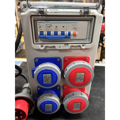 QUADRO CANTIERE 220/380 C/ PULS.33X22X15